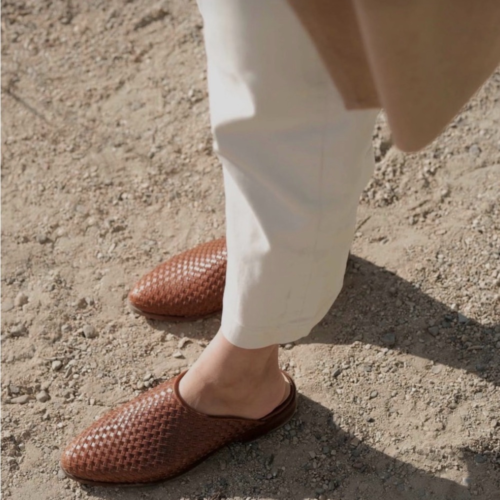 Nisolo Womwms Ama Woven Mule Shoes Color Brandy Size 9